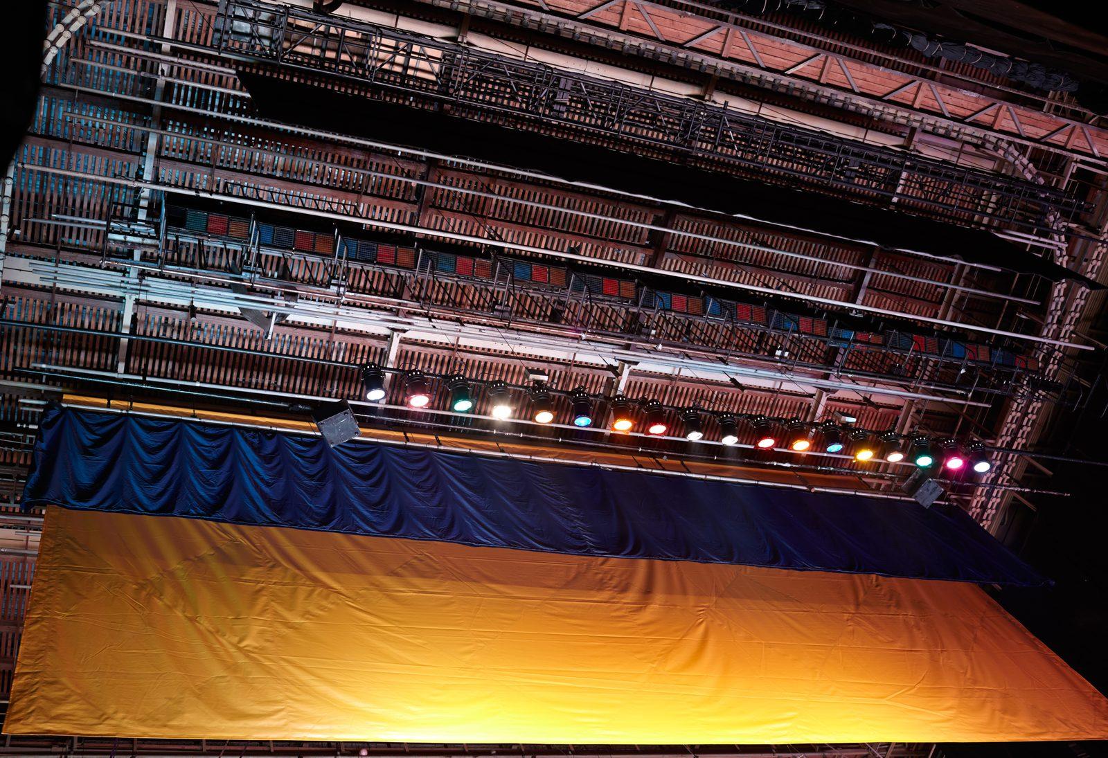 Behind Bogotá's Theater Curtains: The Creators Who Breathe Life into the Stage