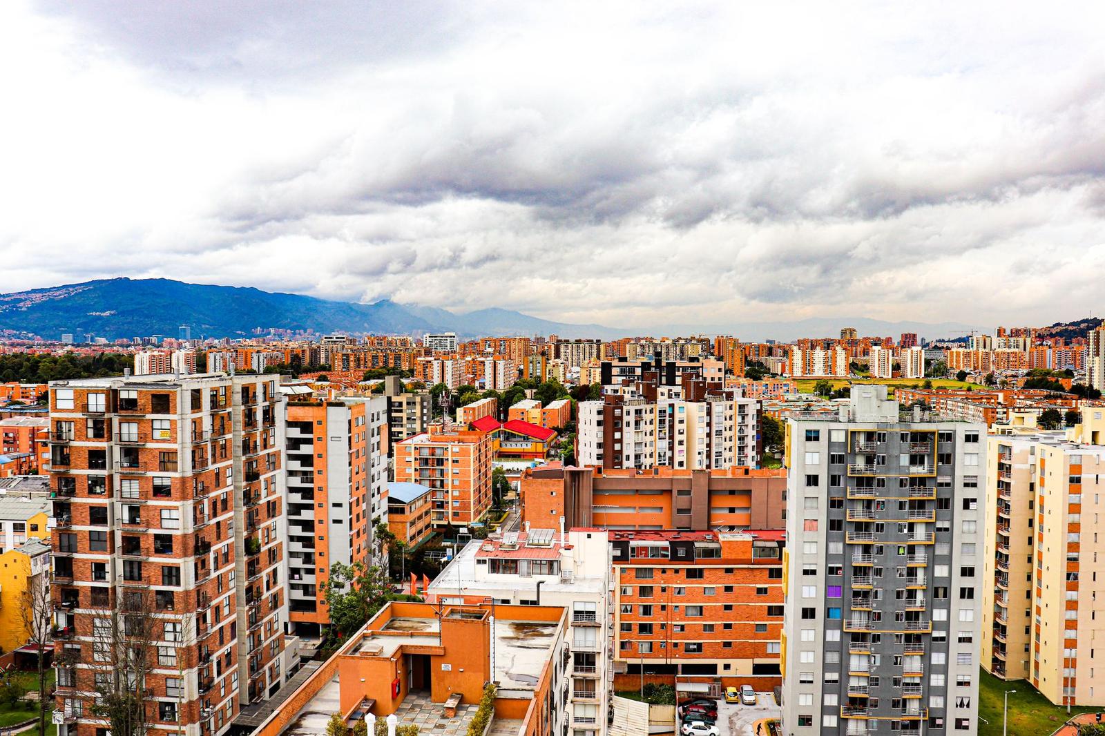 First-Time Bogotá Buyers Choose Between New Projects and Established Homes