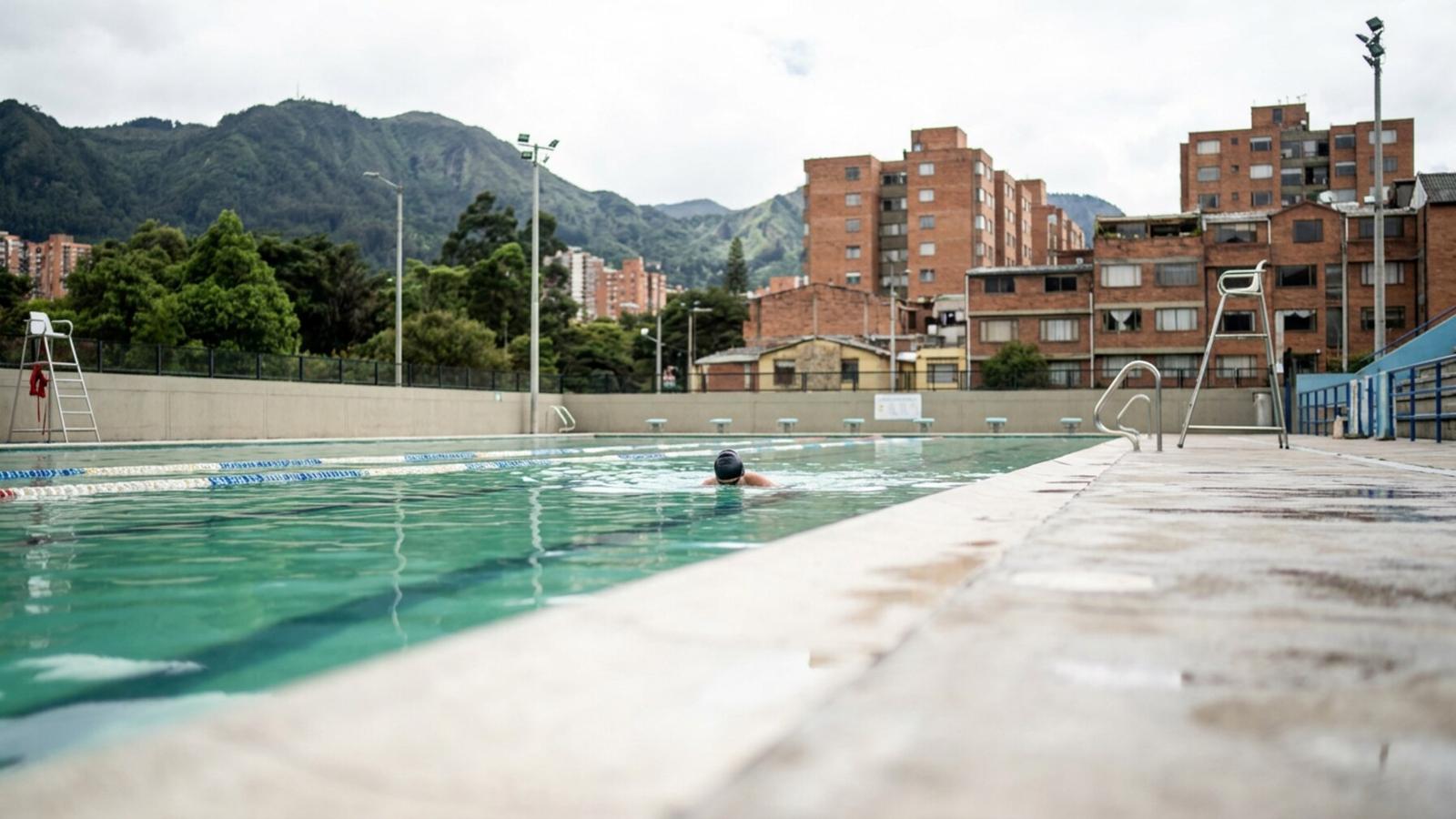 Bogotá's Shift Workers Master Sleep Strategies Amid Surging 24-Hour Jobs